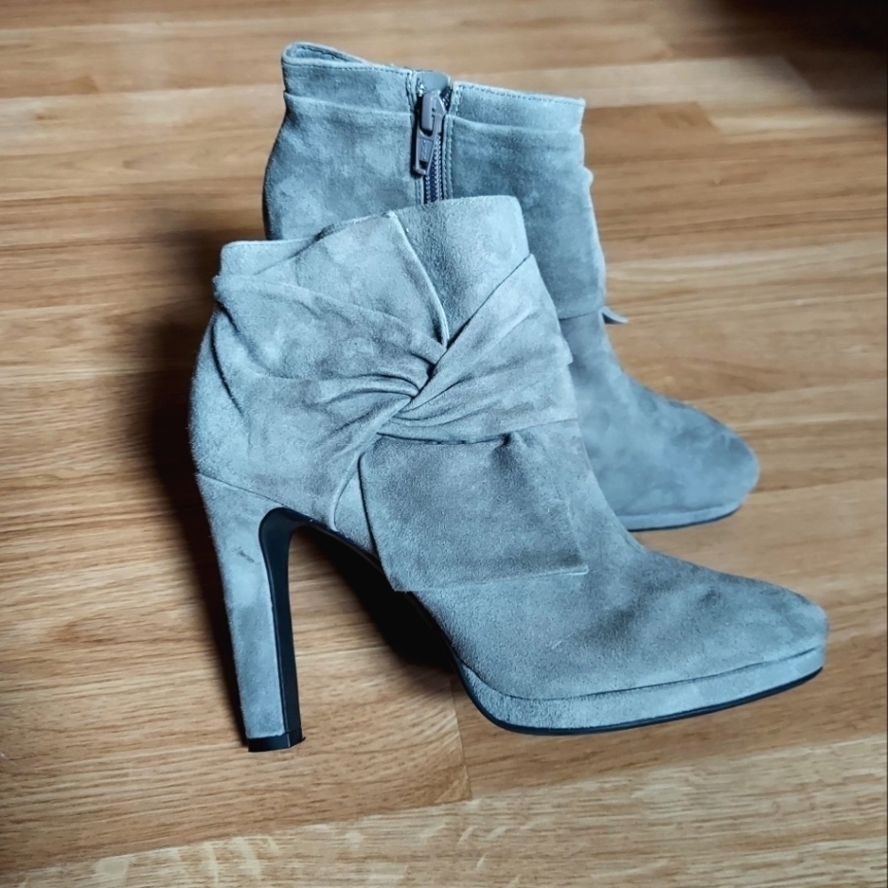 Gianni Bini Gray Suede Heeled Boots